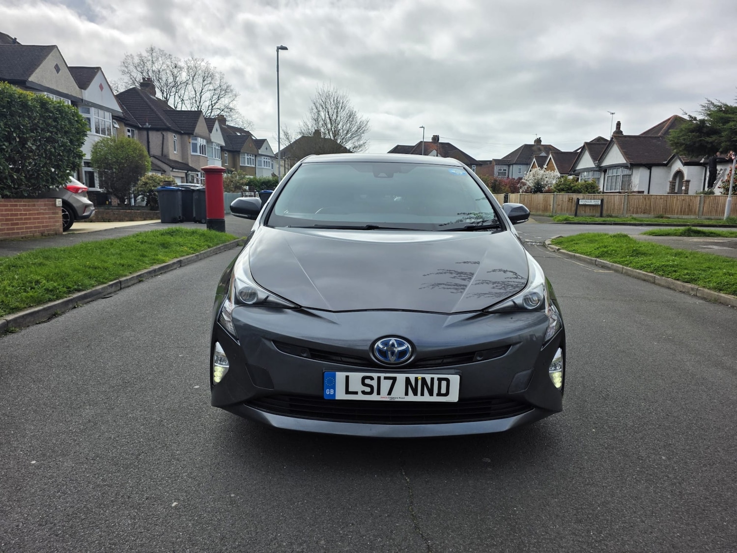 Used Toyota Prius 2017 for sale - 77916228: Photo 2