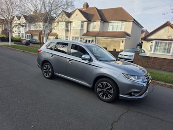 Mitsubishi - Outlander
