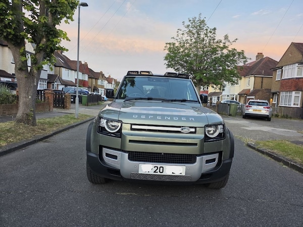 Used Land Rover Defender 2020 for sale - 76022533: Photo 2