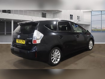 Used Toyota Prius+ 2014 for sale - 76557737: Photo