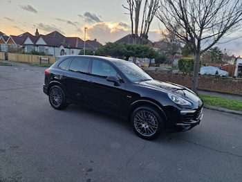 Porsche - Cayenne
