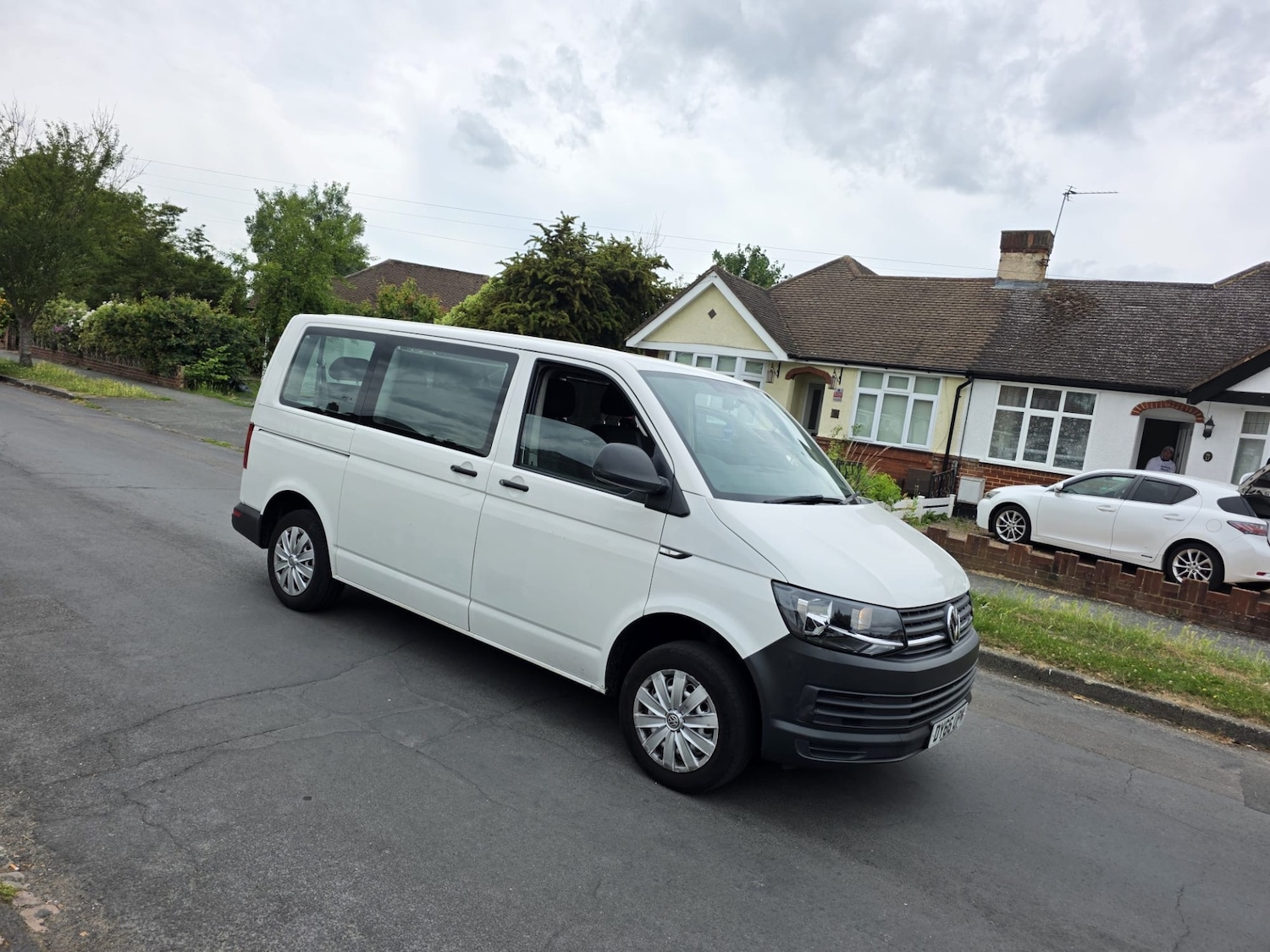 Used Volkswagen Transporter Shuttle 2016 for sale - 76437935: Photo 1