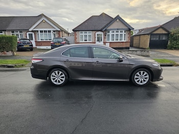 Used Toyota Camry 2019 for sale - 76554912: Photo