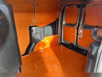 Used Ford Transit Courier 2024 for sale - 77427333: Photo