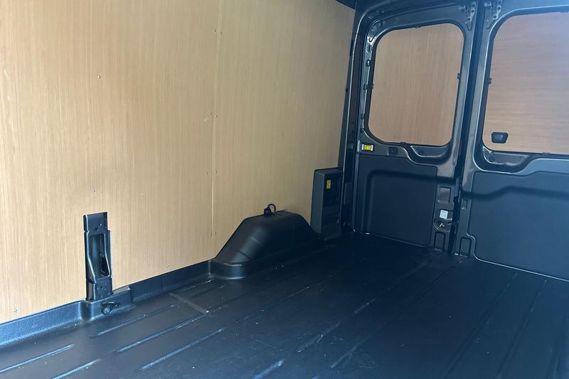 Used Ford E-Transit 2025 for sale - 76222565: Photo 5