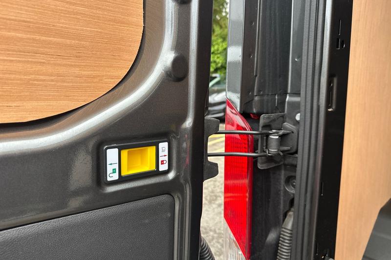 Used Ford E-Transit 2025 for sale - 76222565: Photo 8