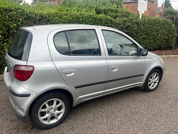 Used Toyota Yaris 2002 for sale - 79665429: Photo