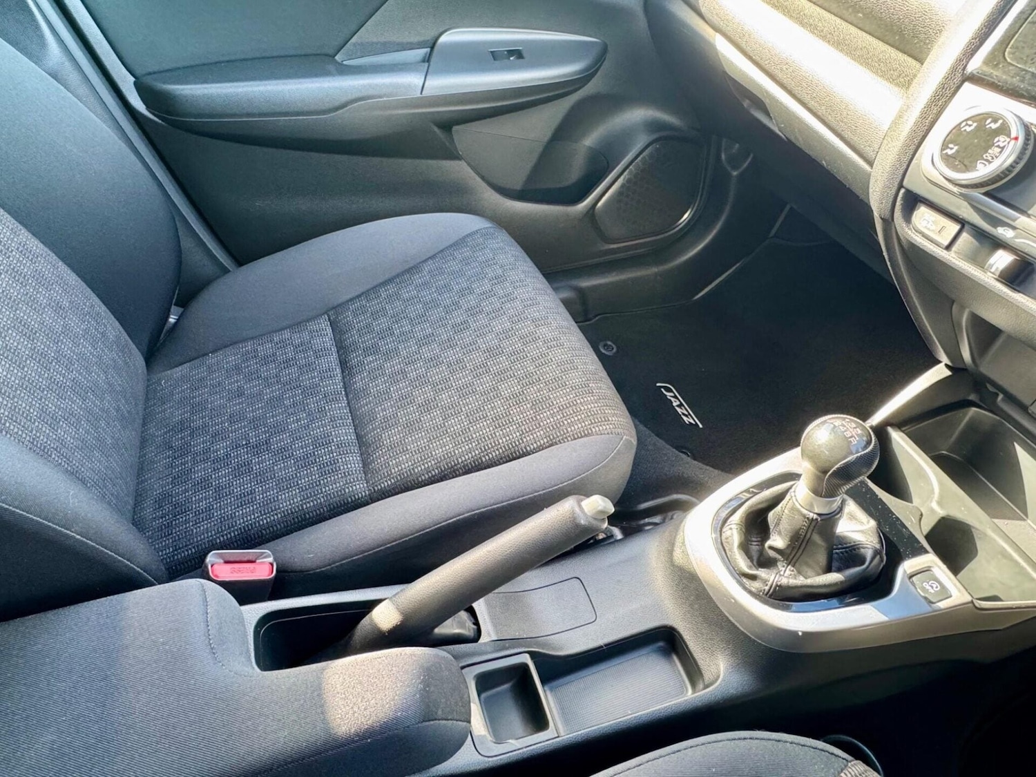 Used Honda Jazz 2015 for sale - 76710629: Photo 44