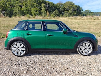 Used MINI Hatch 2021 for sale - 76716022: Photo