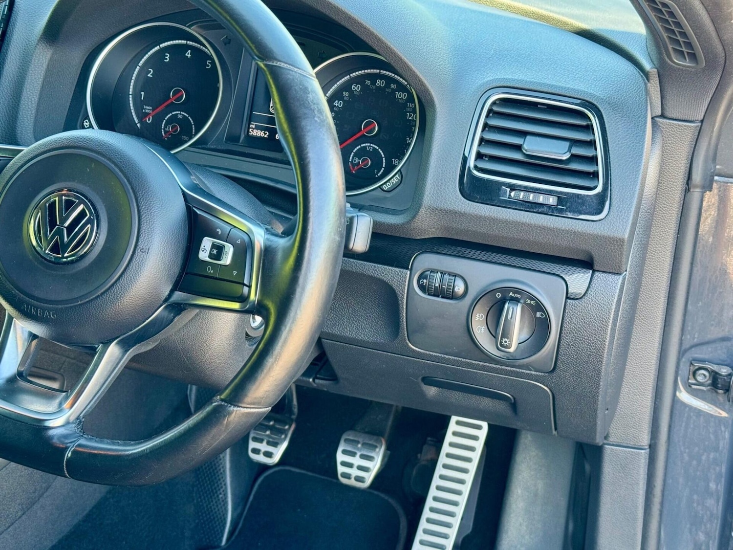 Used Volkswagen Scirocco 2016 for sale - 76716030: Photo 24