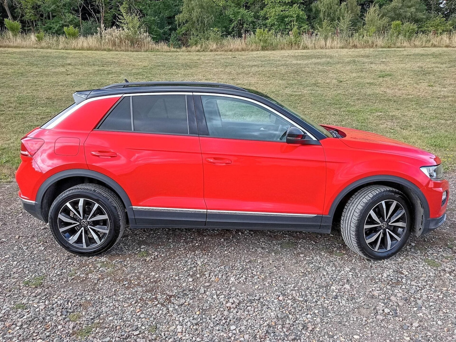 Used Volkswagen T-Roc 2021 for sale - 76716017: Photo 2