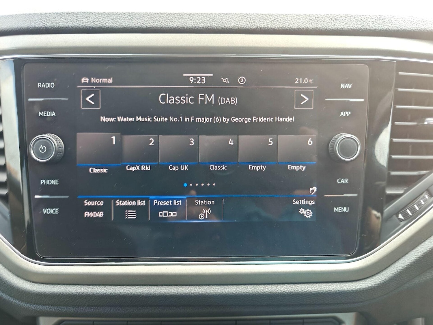 Used Volkswagen T-Roc 2021 for sale - 76716017: Photo 28