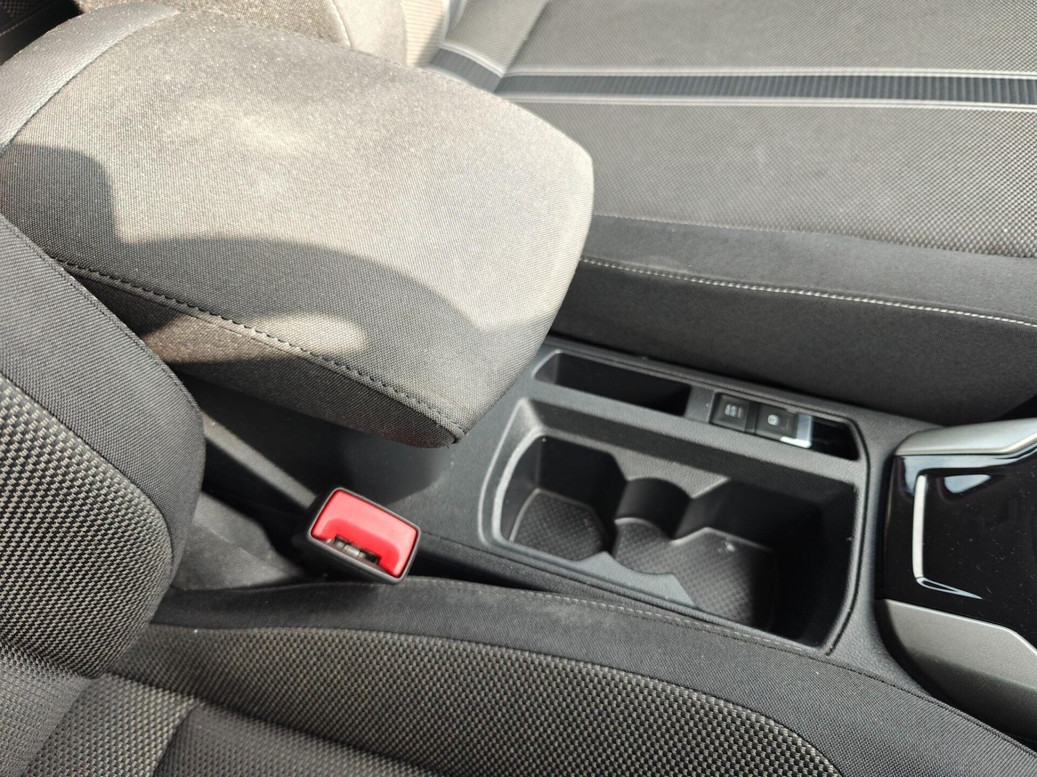 Used Volkswagen T-Roc 2021 for sale - 76716017: Photo 40