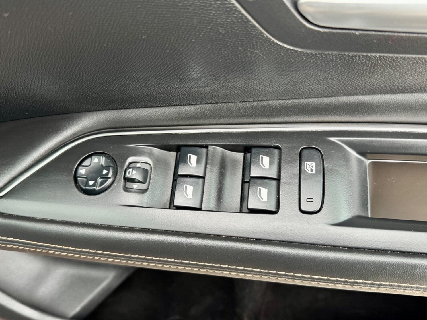 Used Peugeot 3008 2017 for sale - 77890750: Photo 18