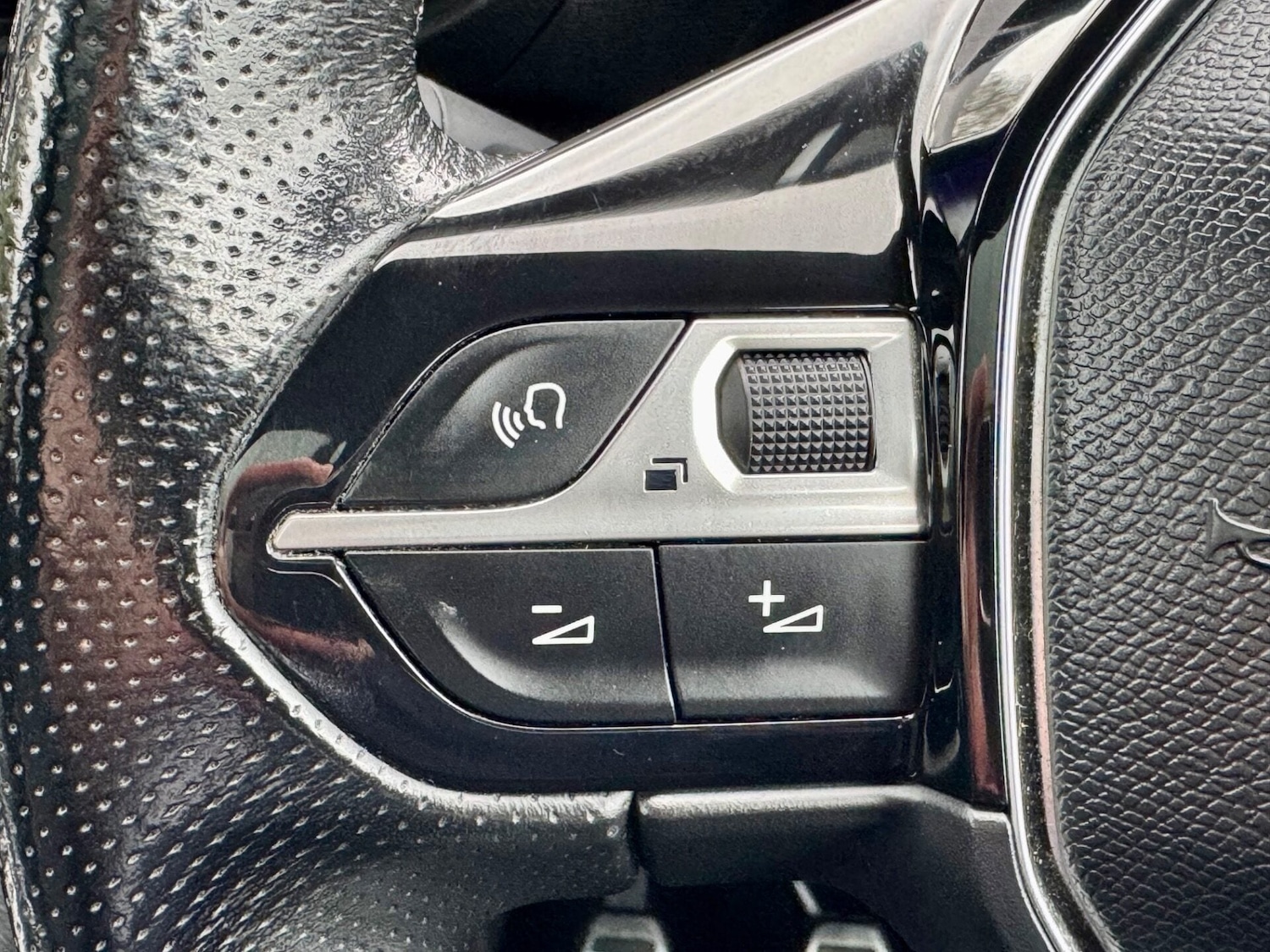 Used Peugeot 3008 2017 for sale - 77890750: Photo 21