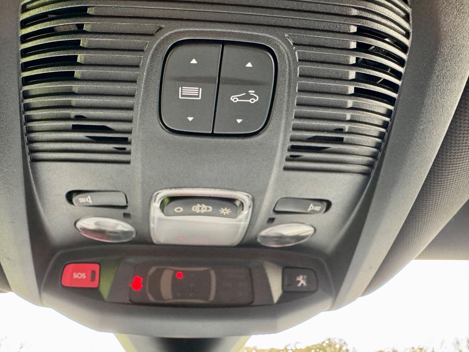 Used Peugeot 3008 2017 for sale - 77890750: Photo 42