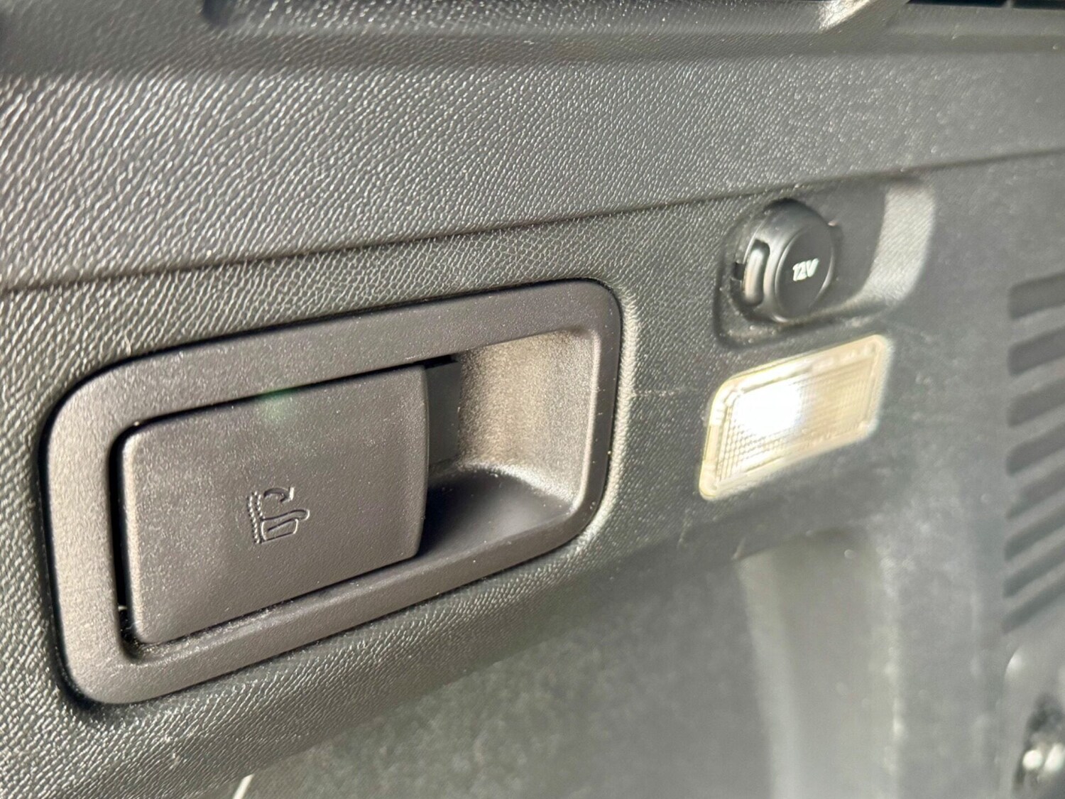 Used Peugeot 3008 2017 for sale - 77890750: Photo 62