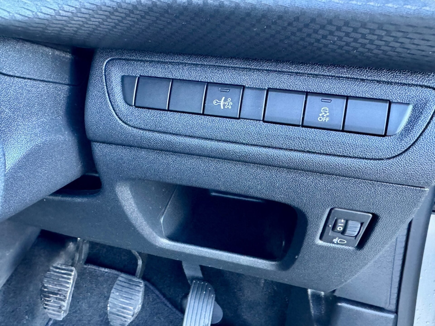 Used Peugeot 208 2016 for sale - 77249769: Photo 16