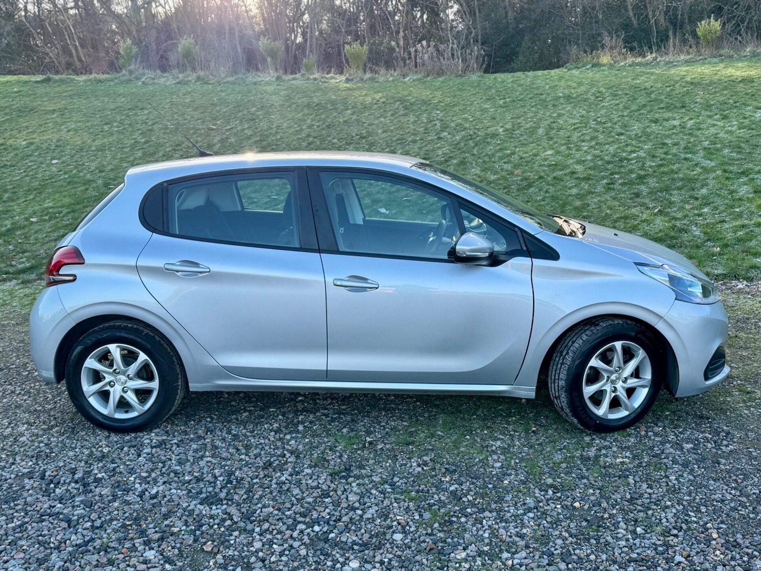 Used Peugeot 208 2016 for sale - 77249769: Photo 2