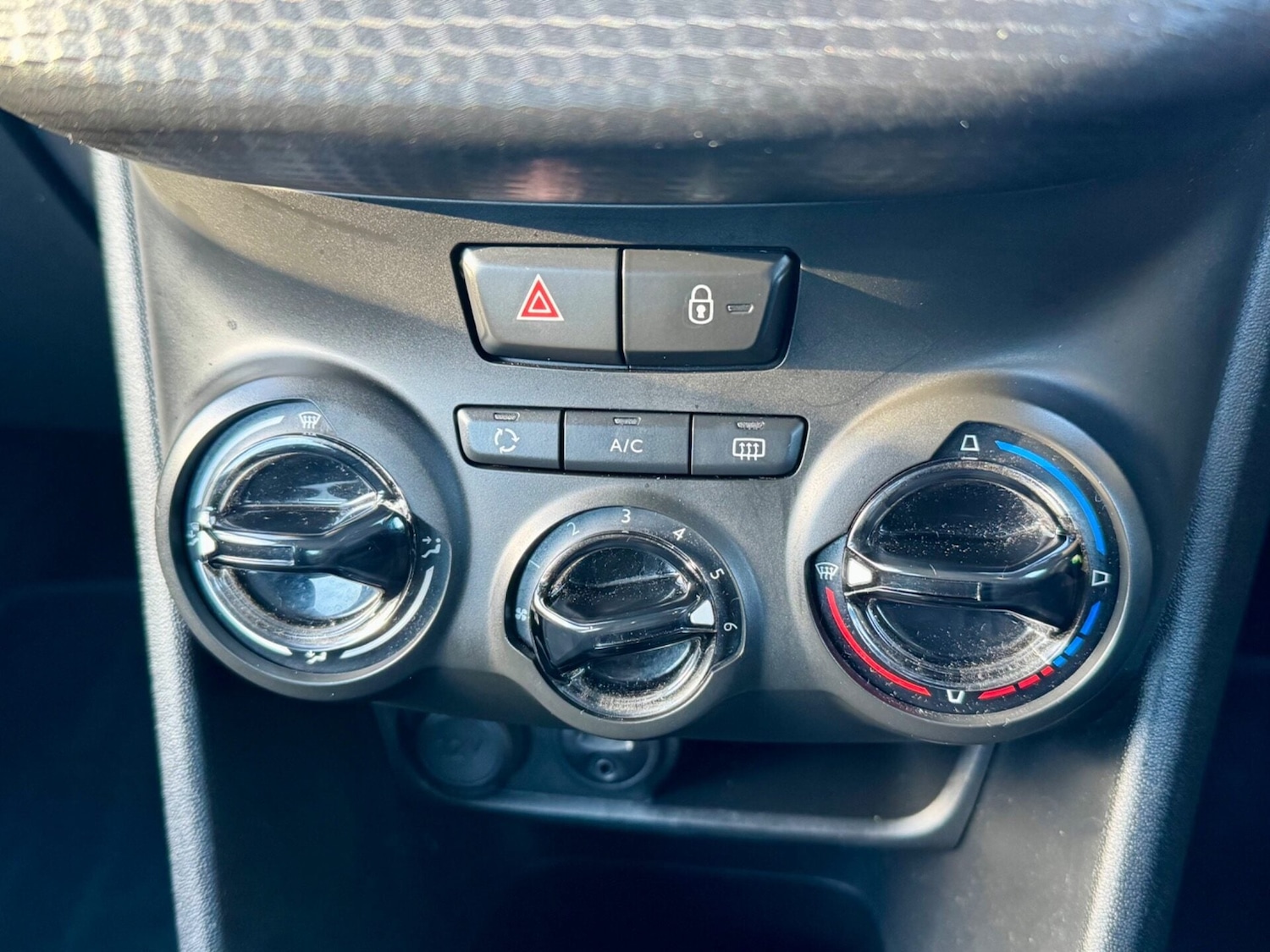 Used Peugeot 208 2016 for sale - 77249769: Photo 29