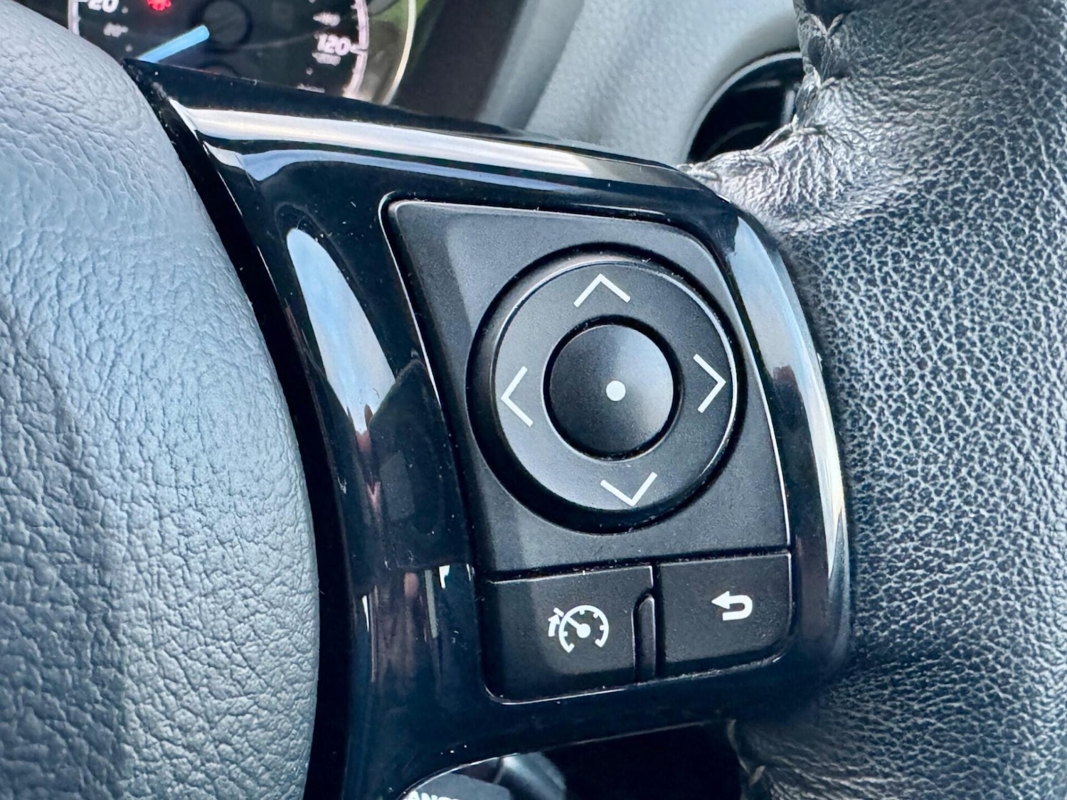 Used Toyota Yaris 2017 for sale - 76716041: Photo 22