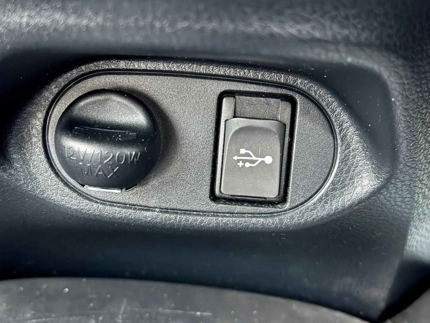 Used Toyota Yaris 2017 for sale - 76716041: Photo 30