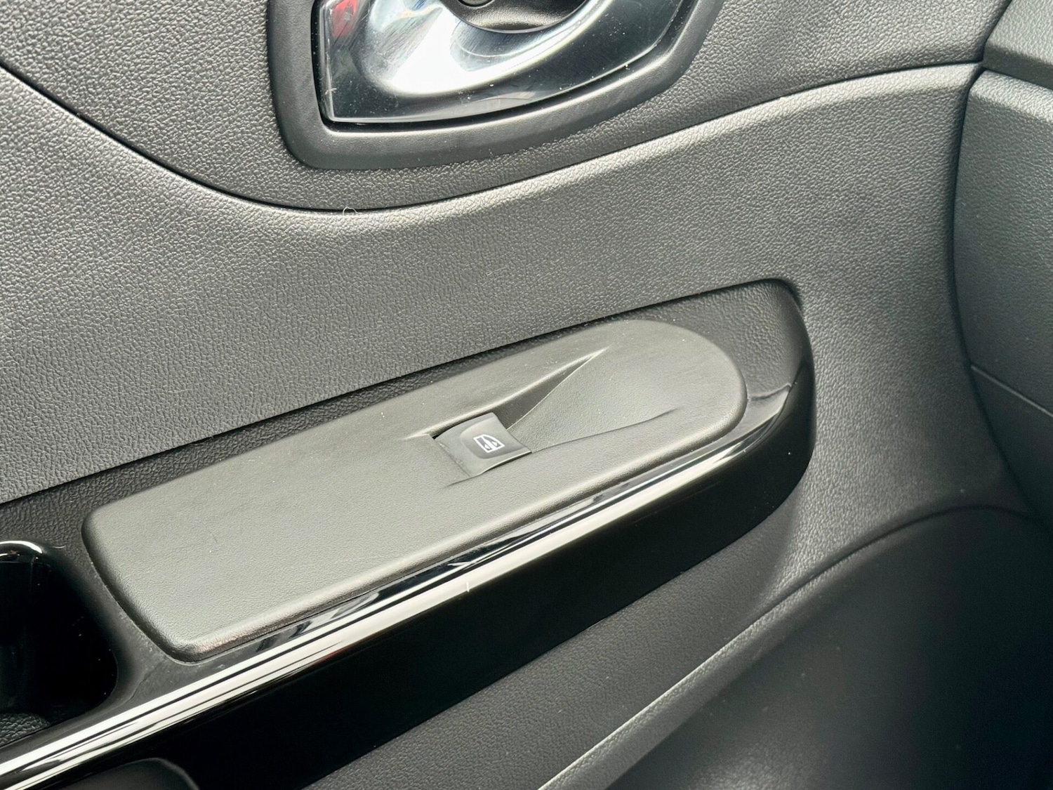 Used Renault Captur 2016 for sale - 78015890: Photo 42