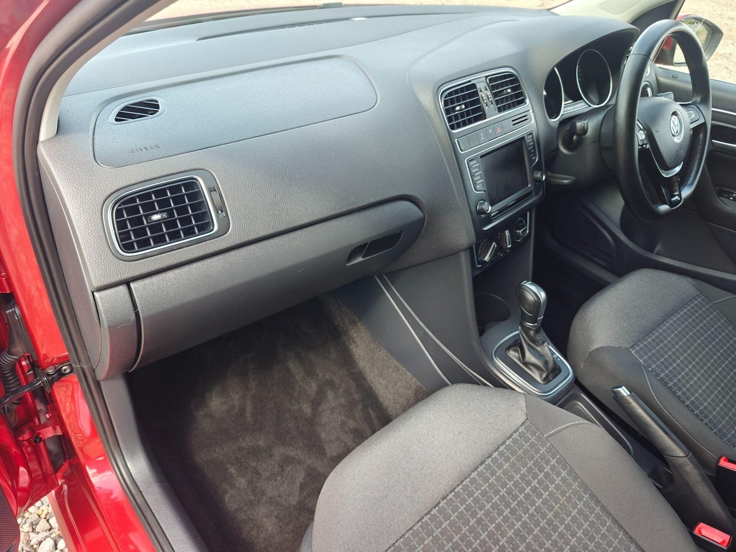 Used Volkswagen Polo 2015 for sale - 76716018: Photo 20