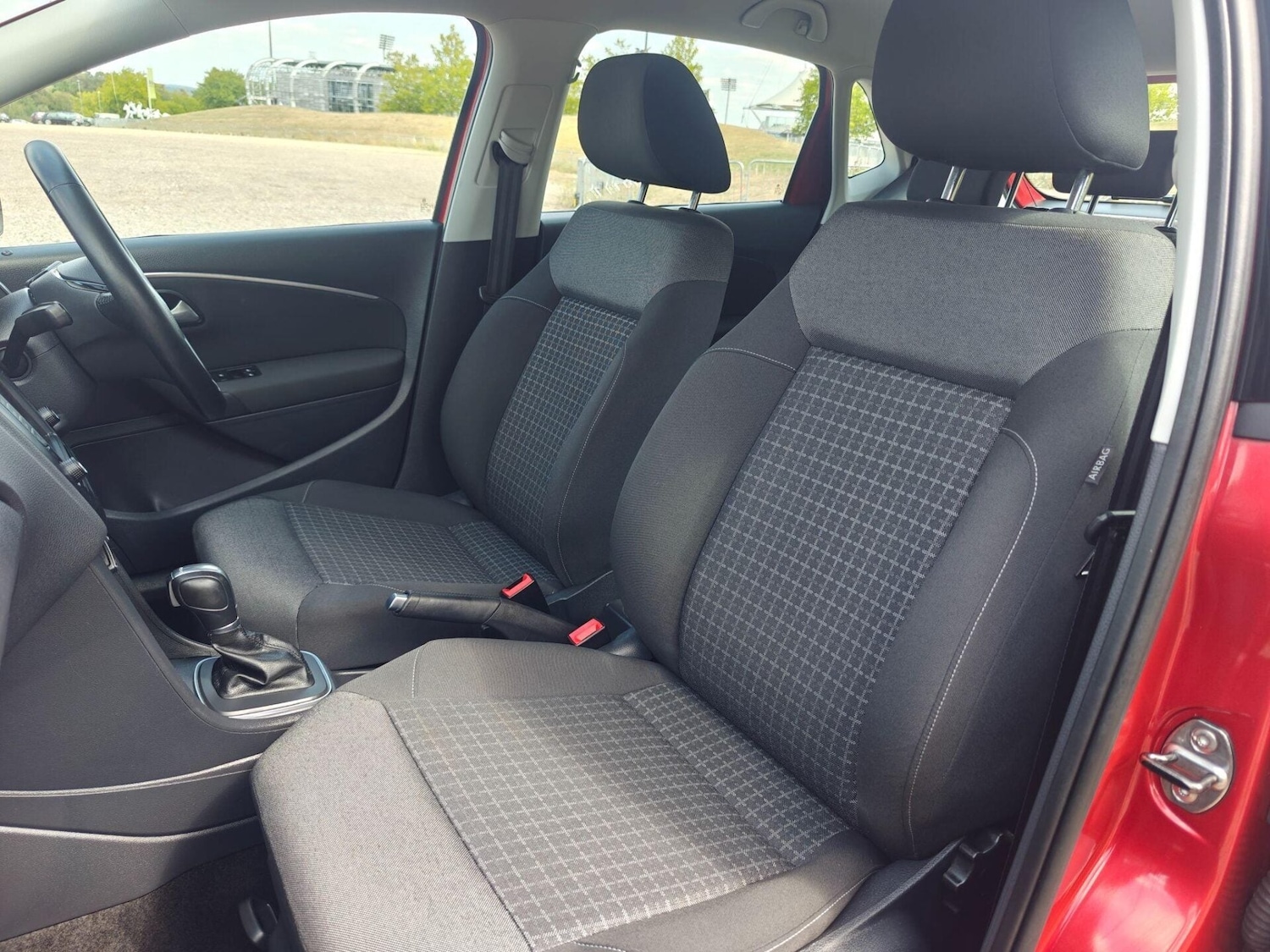 Used Volkswagen Polo 2015 for sale - 76716018: Photo 23