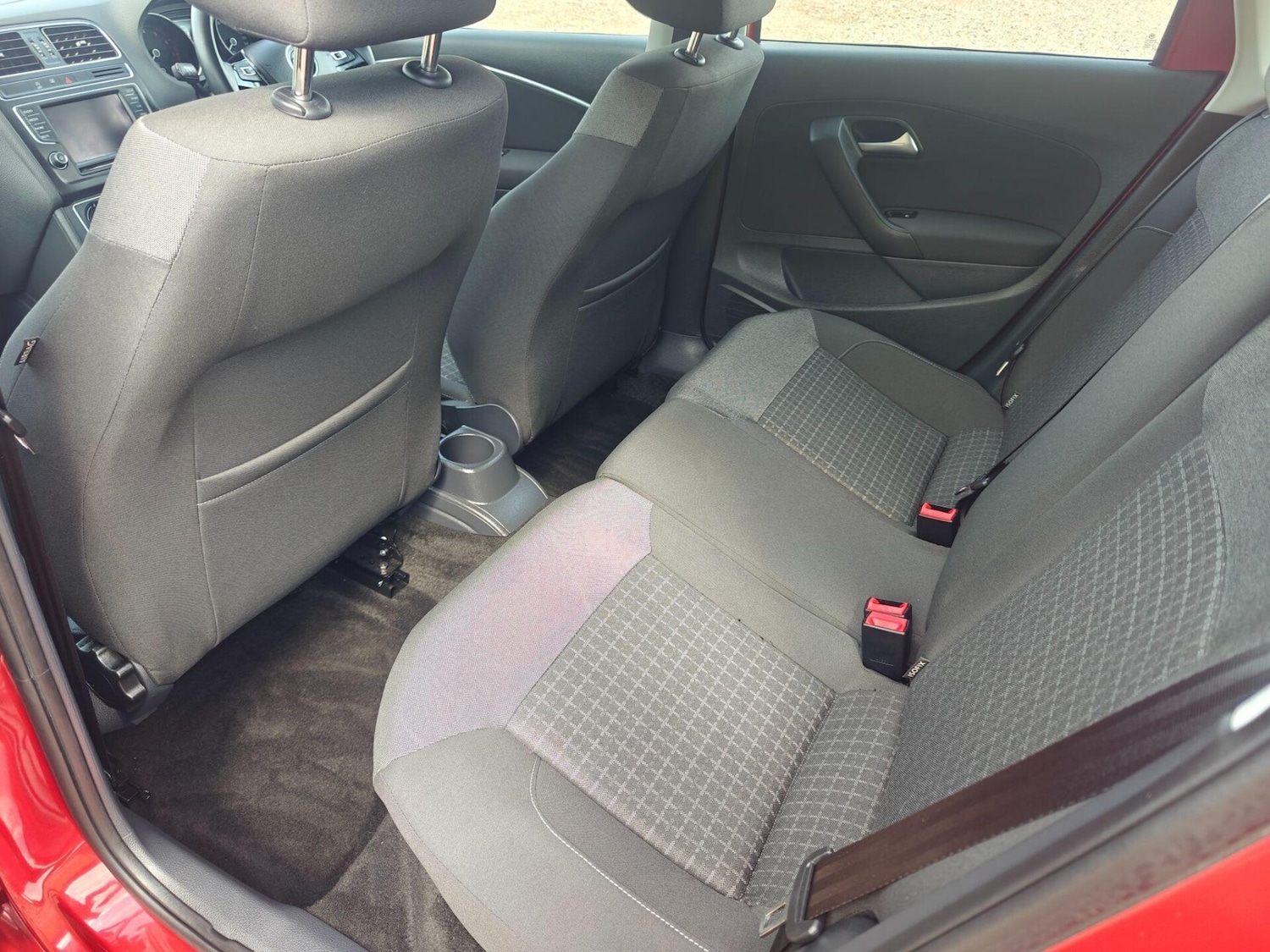 Used Volkswagen Polo 2015 for sale - 76716018: Photo 25