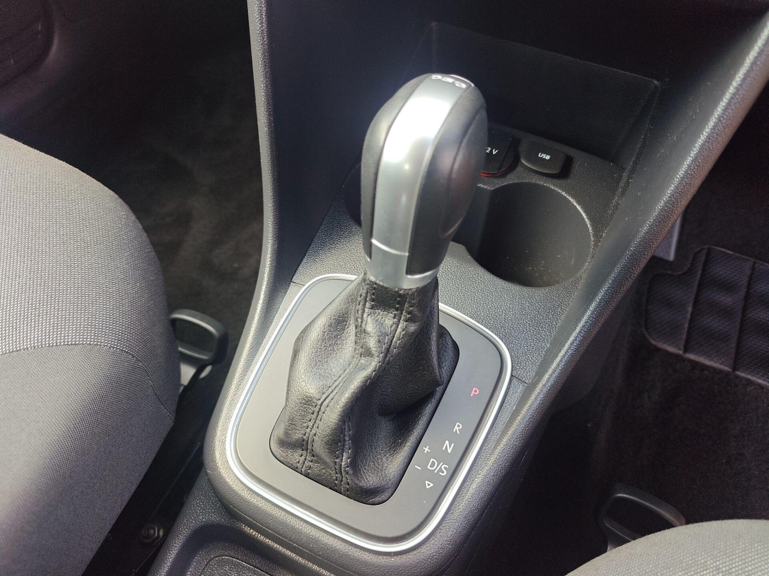 Used Volkswagen Polo 2015 for sale - 76716018: Photo 44