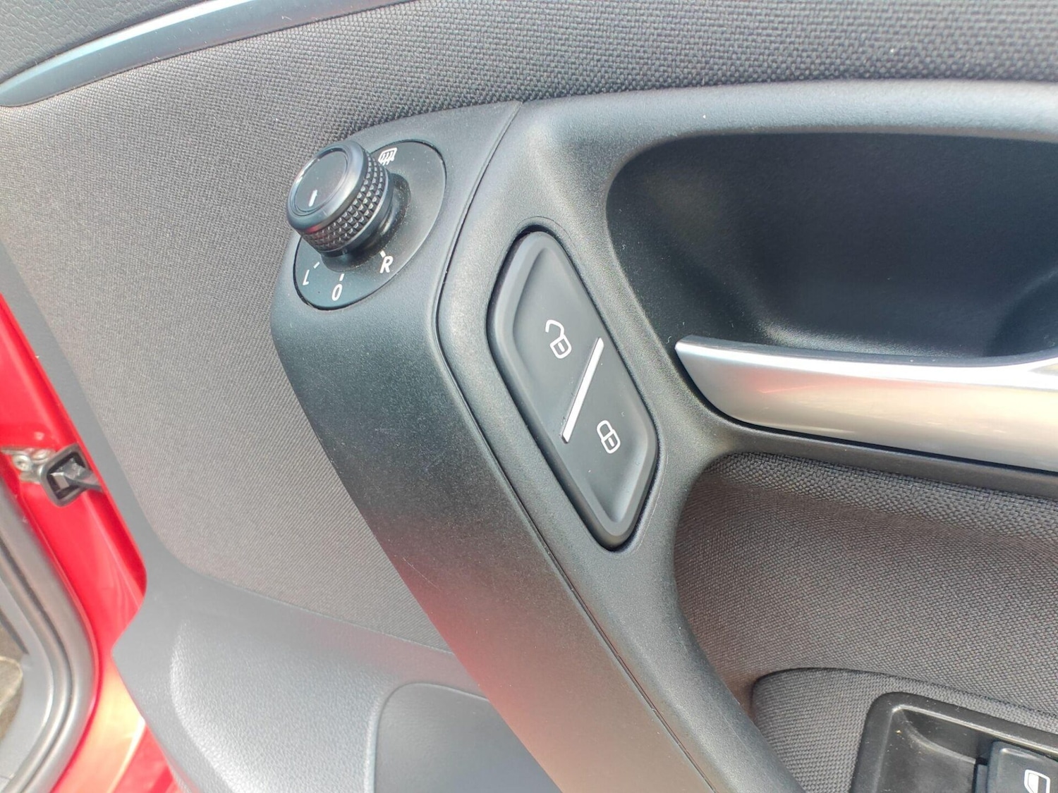 Used Volkswagen Polo 2015 for sale - 76716018: Photo 51