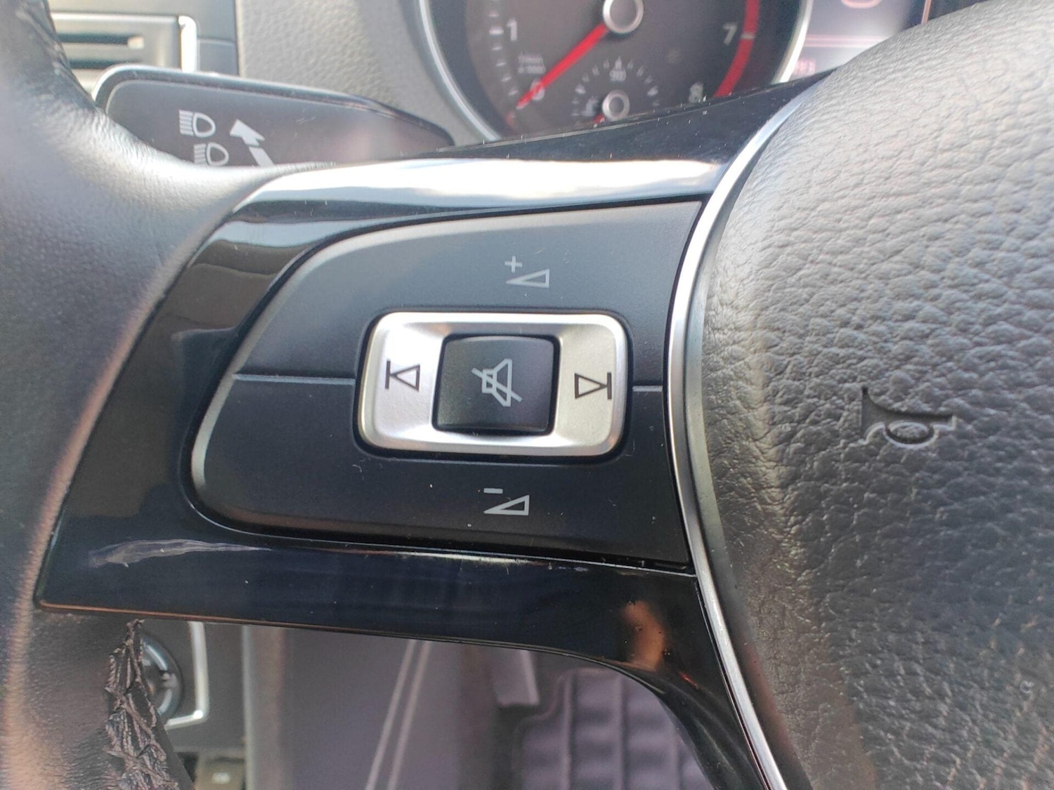 Used Volkswagen Polo 2015 for sale - 76716018: Photo 60