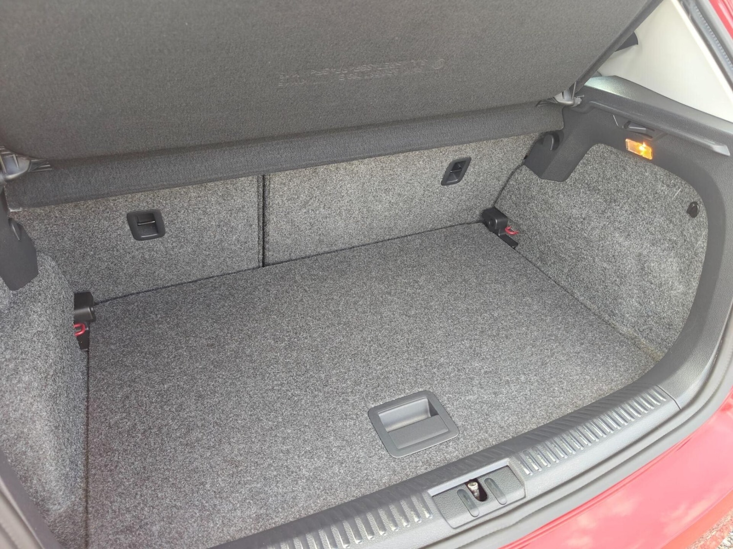 Used Volkswagen Polo 2015 for sale - 76716018: Photo 65