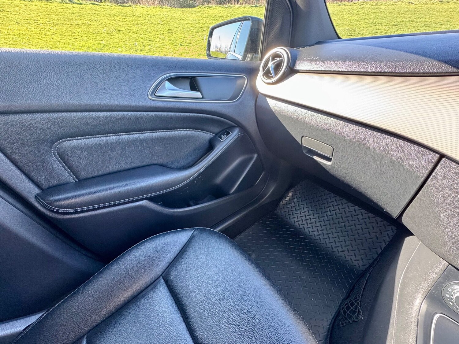 Used Mercedes-Benz B Class 2015 for sale - 77932721: Photo 35