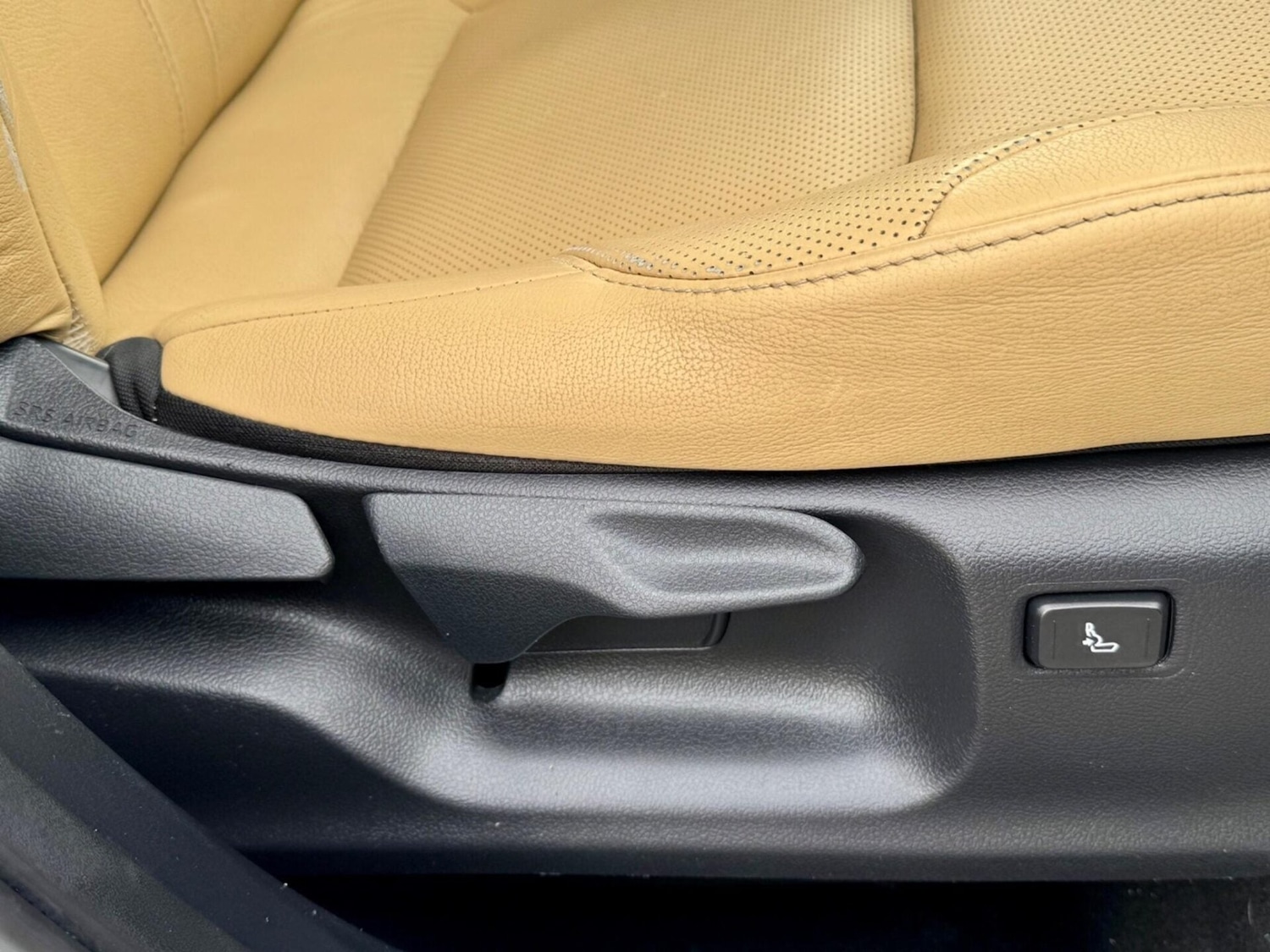 Used Toyota C-HR 2021 for sale - 76716040: Photo 20