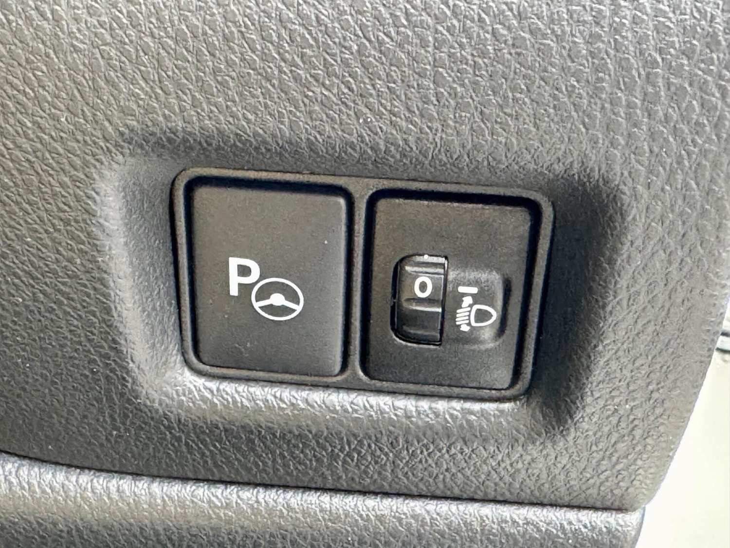 Used Toyota C-HR 2021 for sale - 76716040: Photo 22