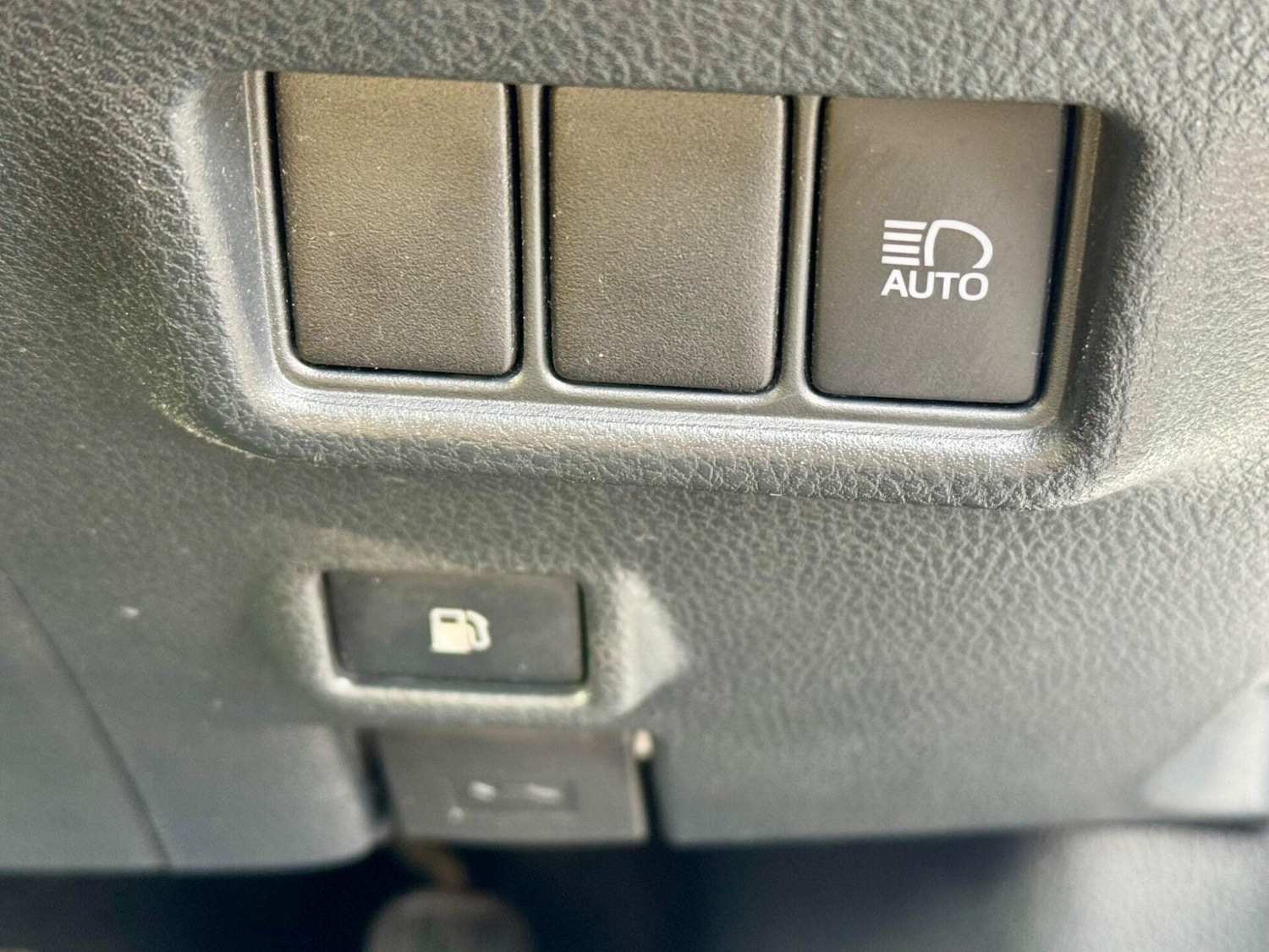 Used Toyota C-HR 2021 for sale - 76716040: Photo 23