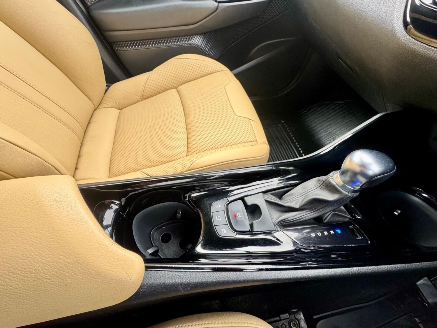 Used Toyota C-HR 2021 for sale - 76716040: Photo 40