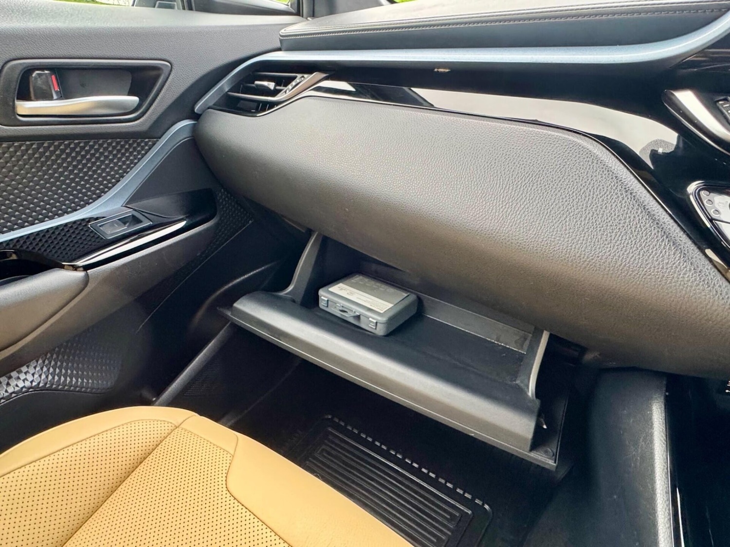 Used Toyota C-HR 2021 for sale - 76716040: Photo 49