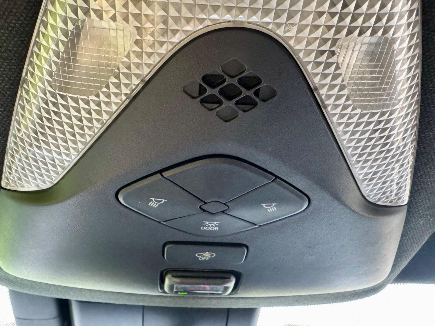 Used Toyota C-HR 2021 for sale - 76716040: Photo 51