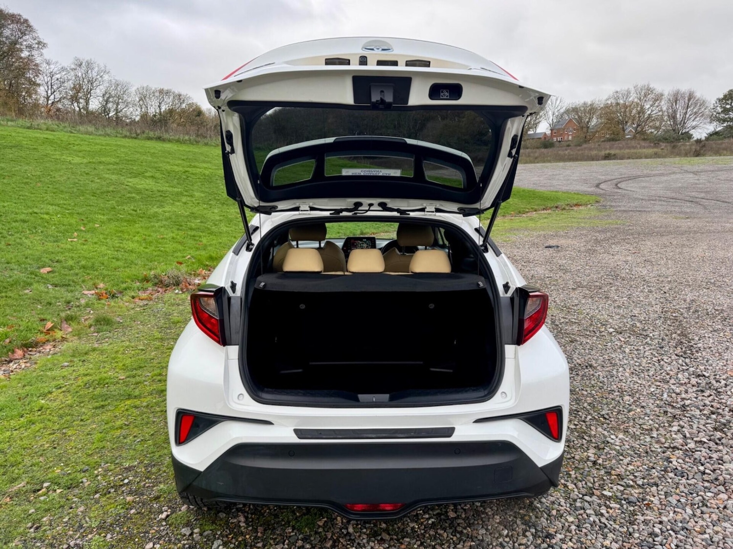 Used Toyota C-HR 2021 for sale - 76716040: Photo 65