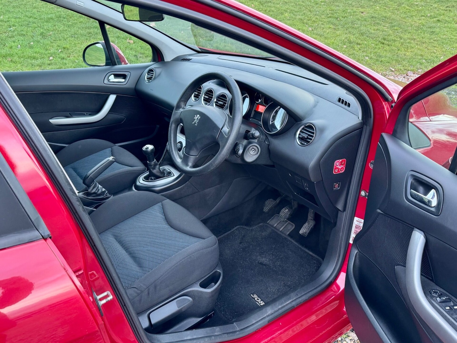 Used Peugeot 308 2011 for sale - 77407423: Photo 14