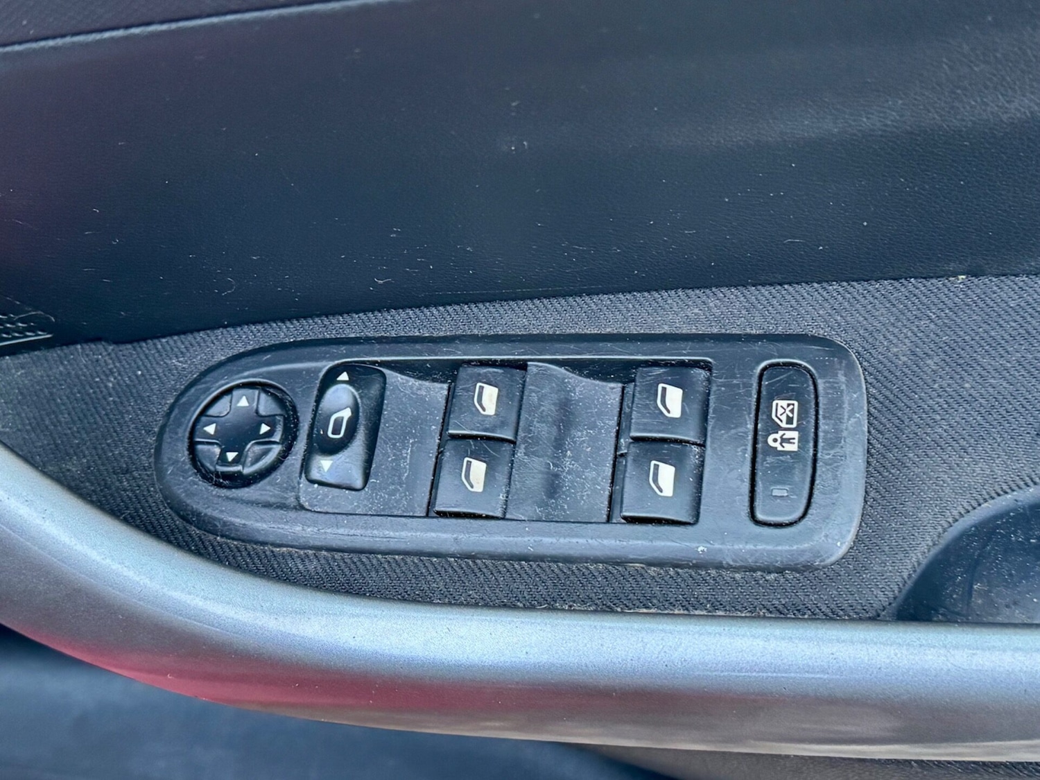 Used Peugeot 308 2011 for sale - 77407423: Photo 18