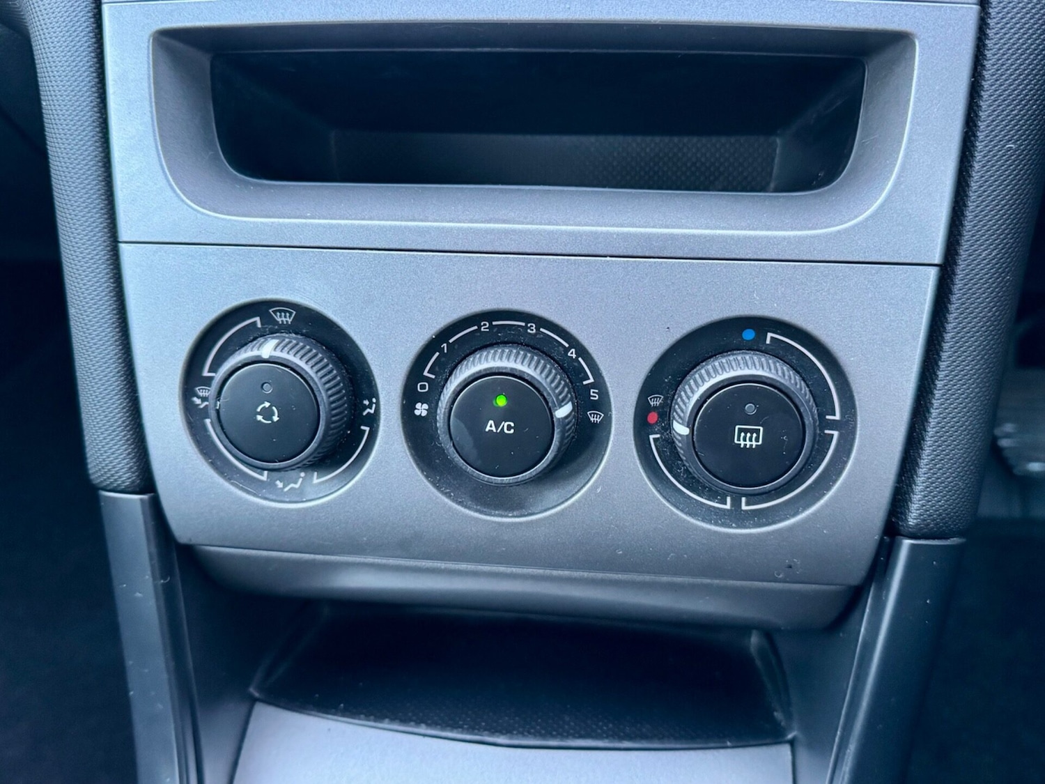 Used Peugeot 308 2011 for sale - 77407423: Photo 28