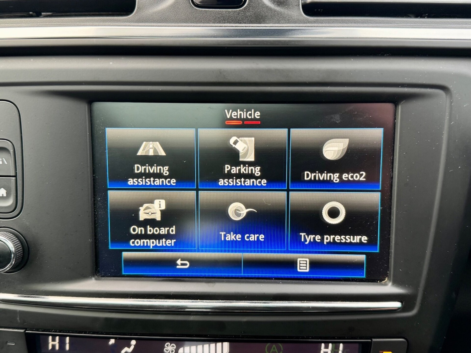 Used Renault Kadjar 2017 for sale - 77129030: Photo 40