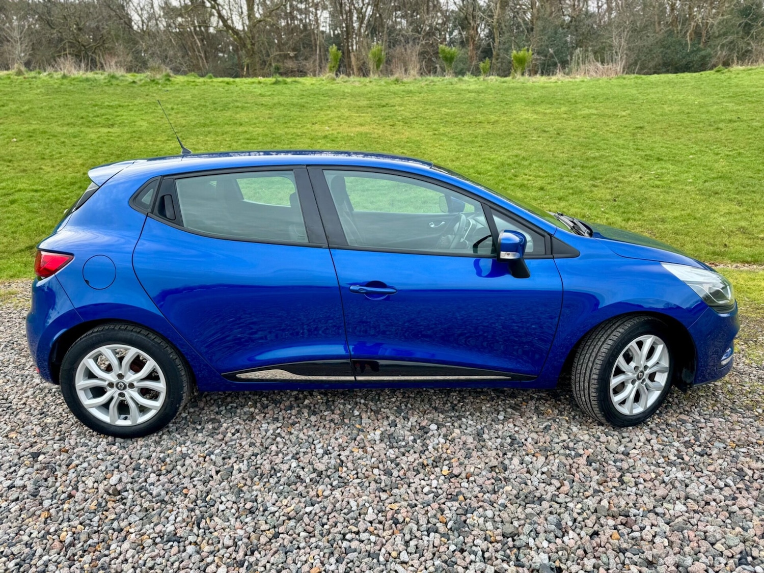 Used Renault Clio 2017 for sale - 77617941: Photo 2