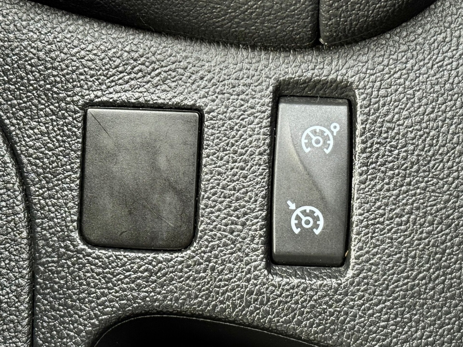 Used Renault Clio 2017 for sale - 77617941: Photo 39