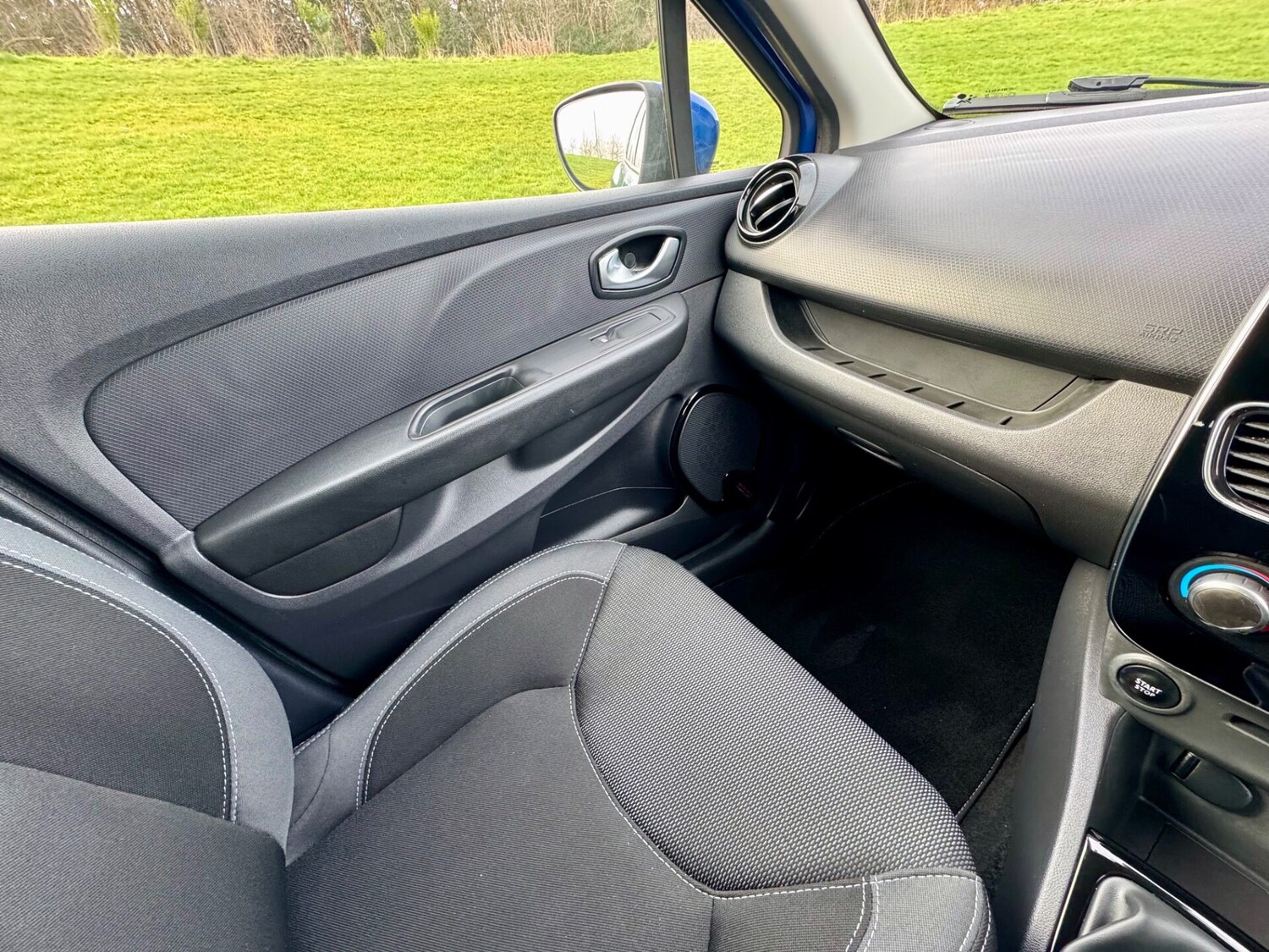 Used Renault Clio 2017 for sale - 77617941: Photo 41