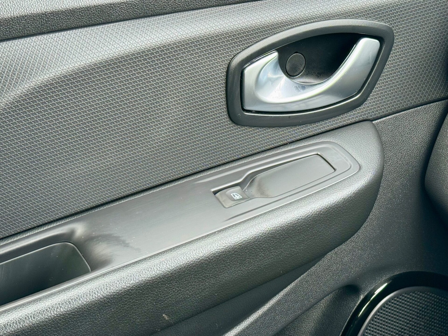 Used Renault Clio 2017 for sale - 77617941: Photo 42